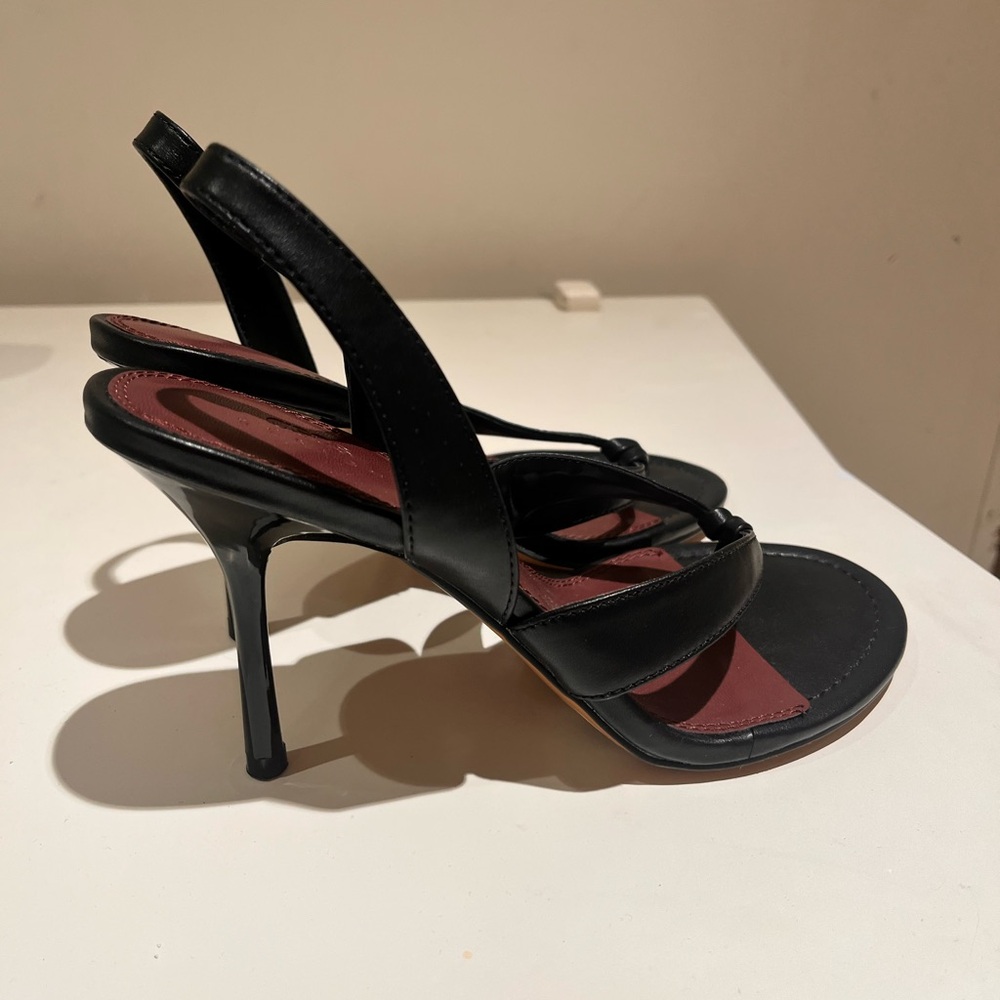 Elegant Black Sandals with Straps
